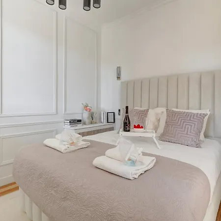 Apartment Cia - Luxurious Flat On Champs-elysees *