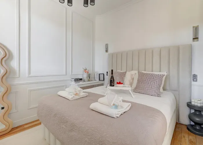 Apartment Cia - Luxurious Flat On Champs-elysees *